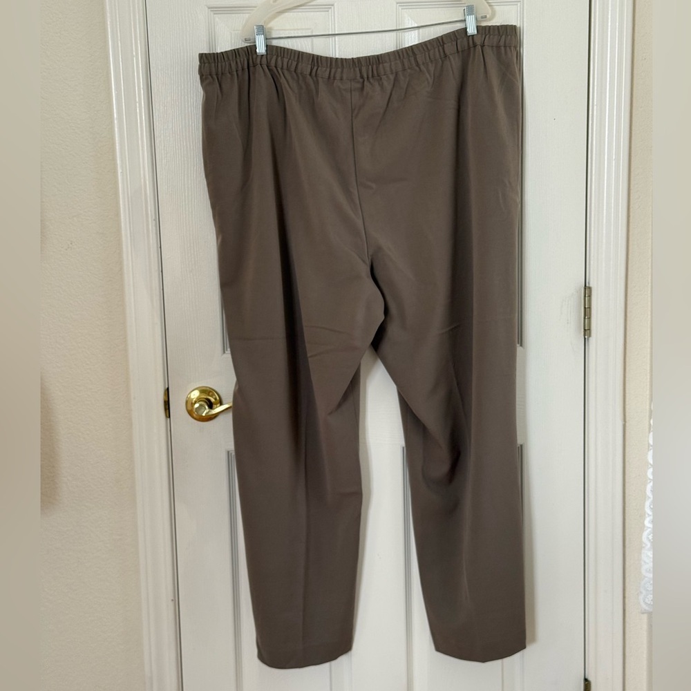Appleseed's Classic Dark Khaki/Olive Green Women's Trousers - Picture 4 of 8